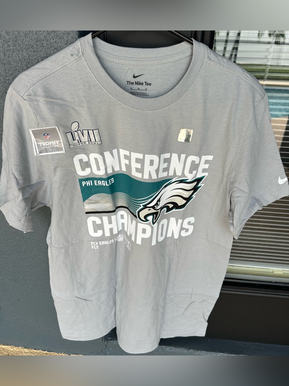 Philadelphia Eagles Nike 2022 NFC Champions Locker Room Trophy M T-Shirt NWT